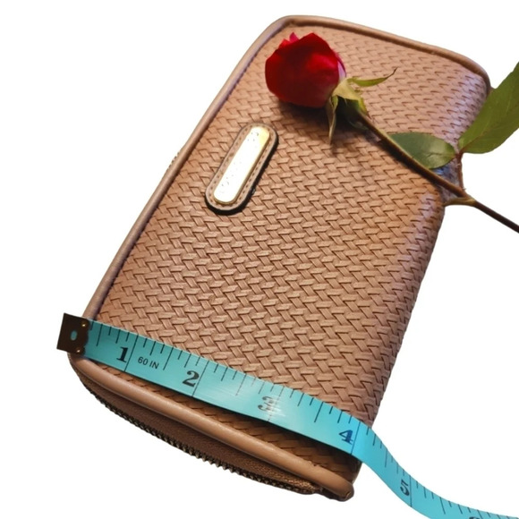 London Fog Rose Wallet 💖 - Picture 3 of 11